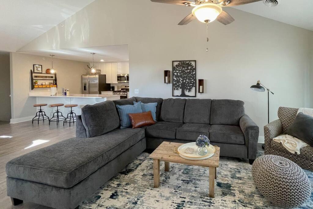 New Beautiful 3 Bedroom Condo In Bettendorf Exterior foto