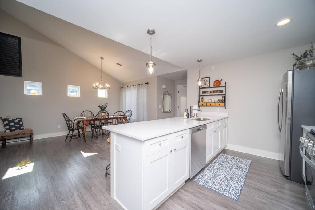 New Beautiful 3 Bedroom Condo In Bettendorf Exterior foto