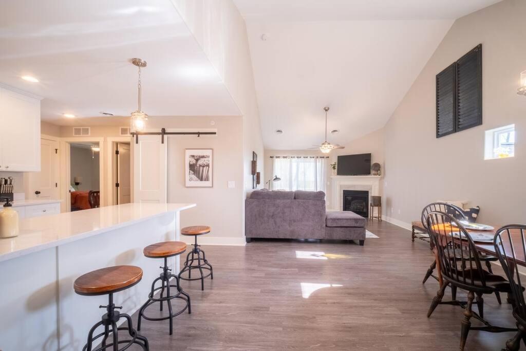 New Beautiful 3 Bedroom Condo In Bettendorf Exterior foto