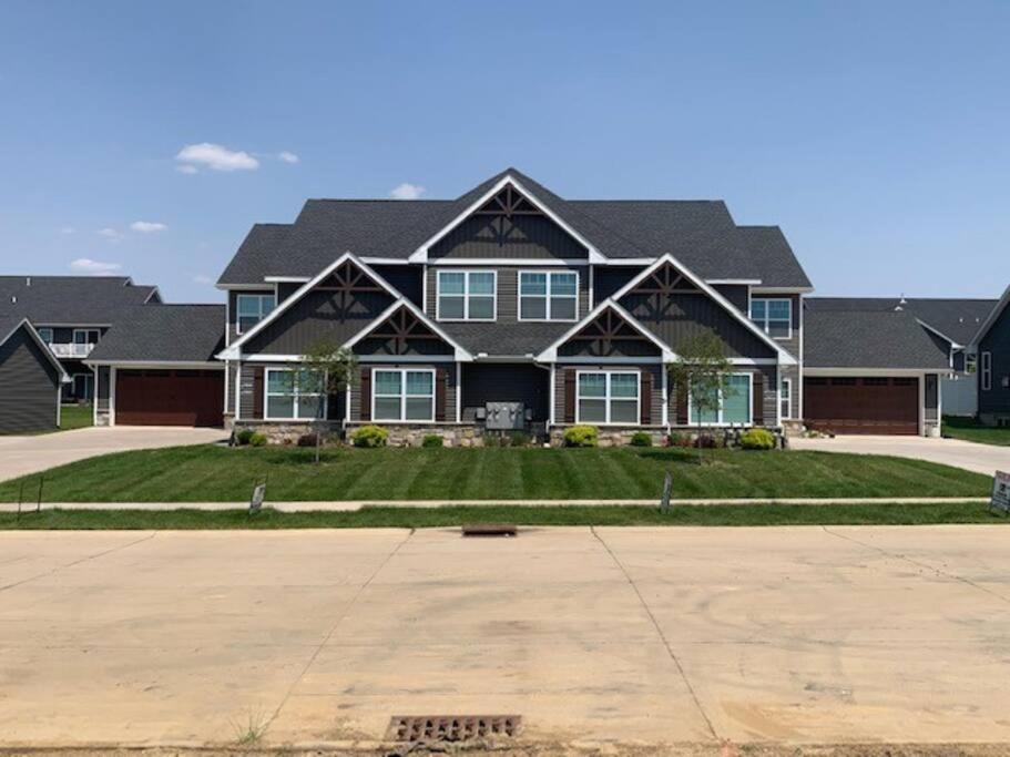 New Beautiful 3 Bedroom Condo In Bettendorf Exterior foto
